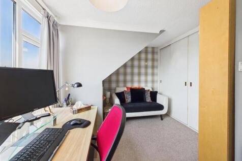 Bedroom: