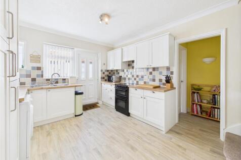 Kitchen: