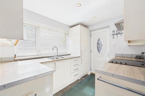 Kitchen: