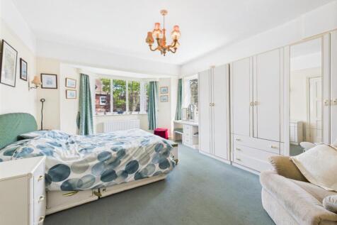 Bedroom: