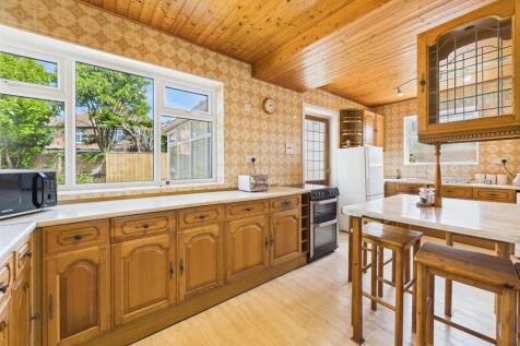 Kitchen: