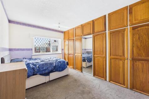 Bedroom: