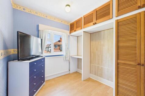 Bedroom: