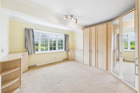 Bedroom: