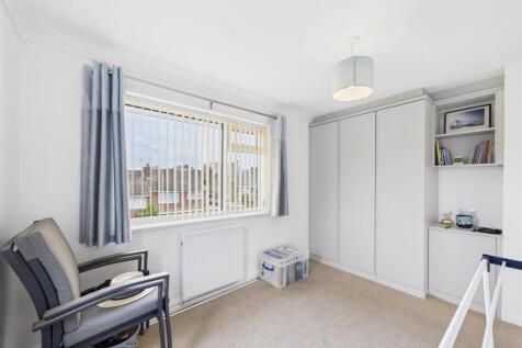 Bedroom: