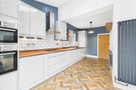 Open kitchen/diner: