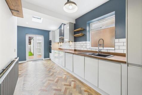 Open kitchen/diner: