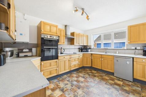 Kitchen: