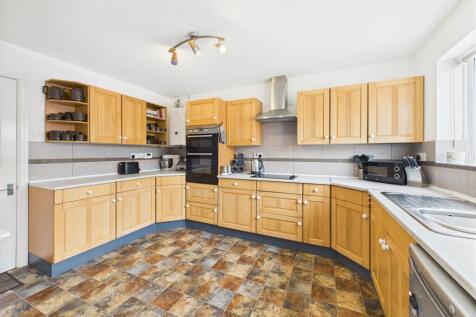 Kitchen: