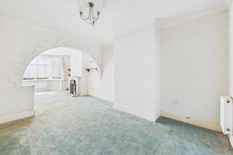 Dining room: