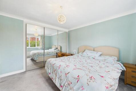 Bedroom: