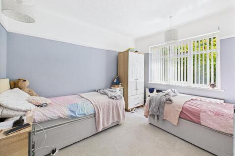 Bedroom: