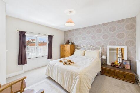 Bedroom: