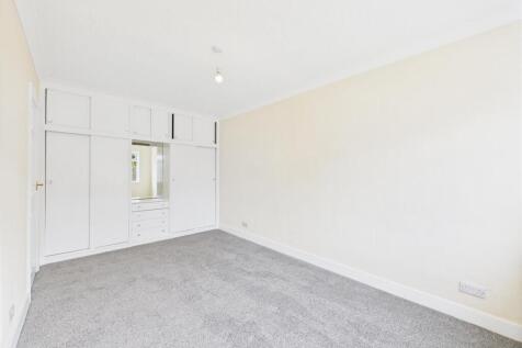Bedroom: