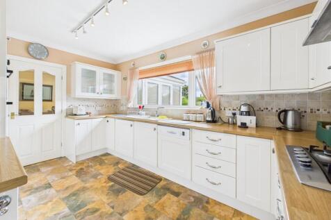 Kitchen: