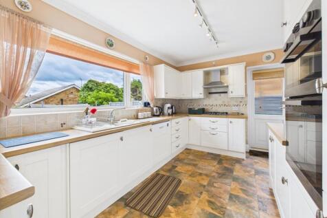 Kitchen: