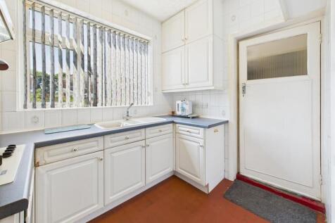 Kitchen: