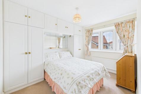 Bedroom: