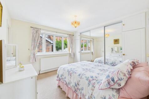 Bedroom: