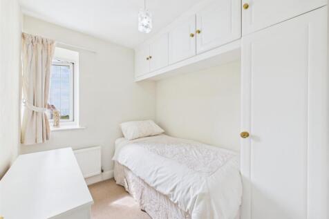 Bedroom: