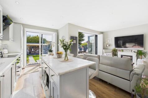 Kitchen:
