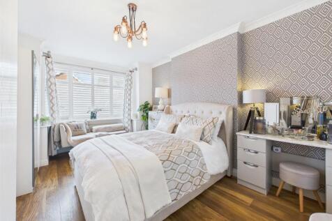 Bedroom: