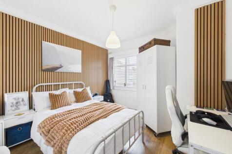 Bedroom: