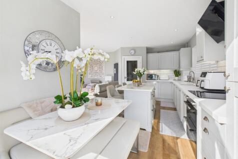 Kitchen: