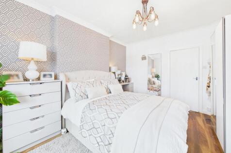 Bedroom: