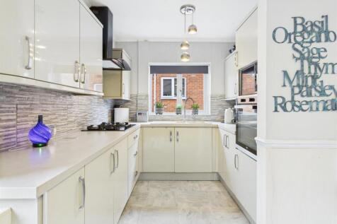 Kitchen: