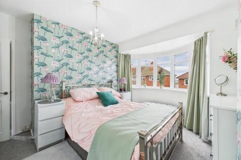 Bedroom: