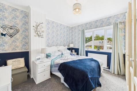 Bedroom: