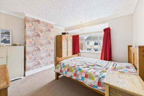 Bedroom:
