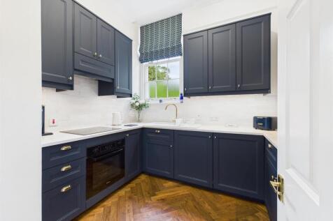 Kitchen: