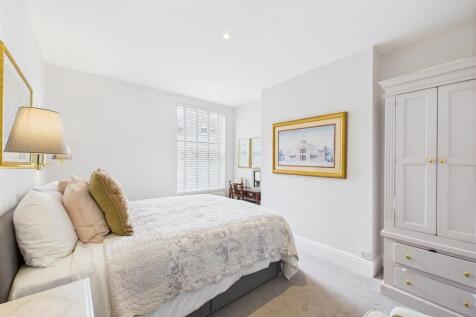 Bedroom: