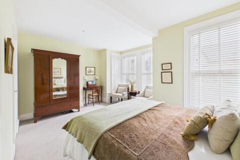 Bedroom: