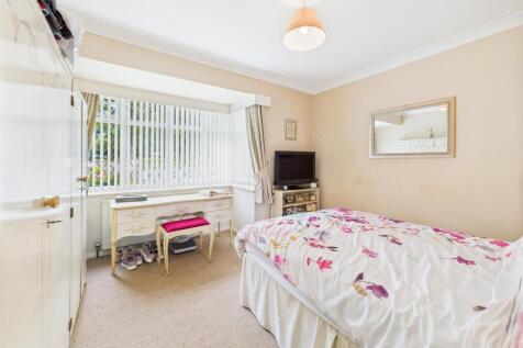Bedroom: