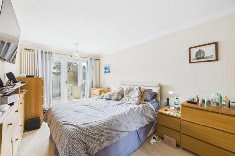 Bedroom: