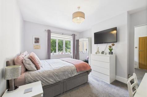 Bedroom: