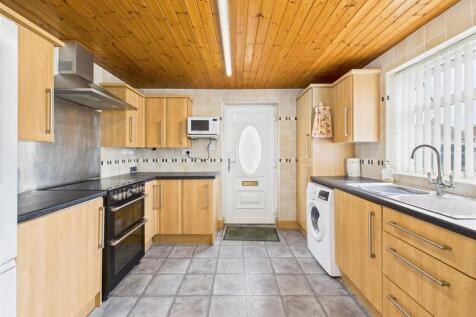 Kitchen: