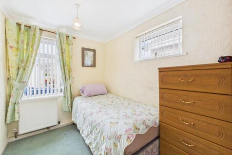 Bedroom: