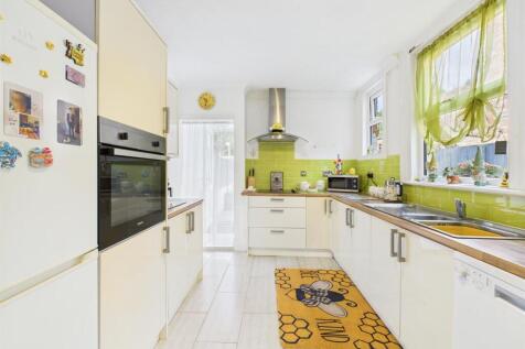 Kitchen: