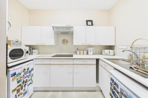 Kitchen: