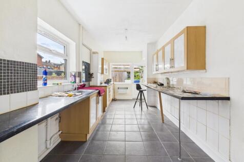 Kitchen: