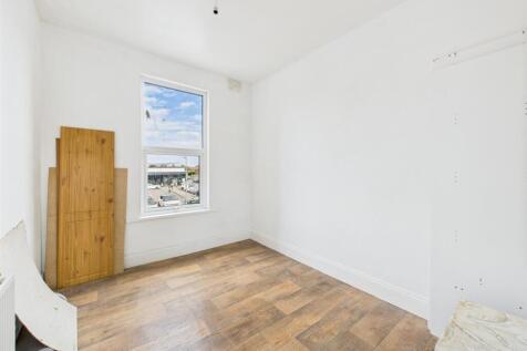 Bedroom: