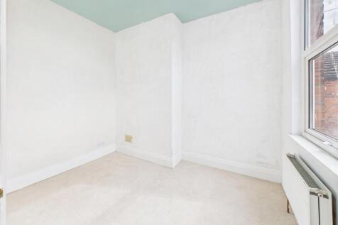 Bedroom: