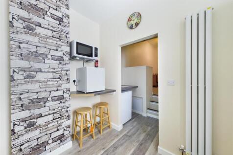 Kitchen:
