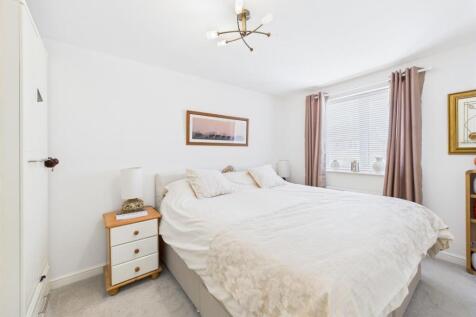 Bedroom: