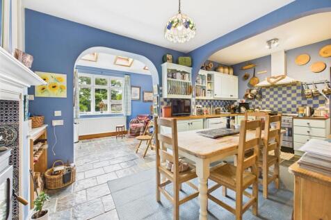 Kitchen: