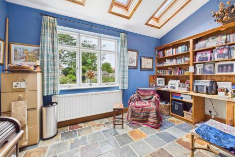 Kitchen: